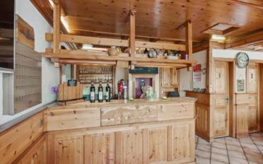 Hotel 20 rooms - image - 4