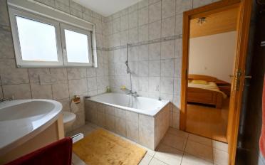 Villa 7.5 Zimmer - image - 10