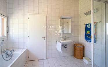 Single house 8 rooms - image - 10