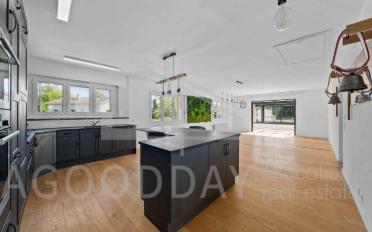 Villa 7 pièces - image - 2