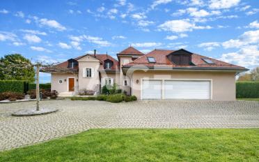 Single house 12 rooms - image - 2