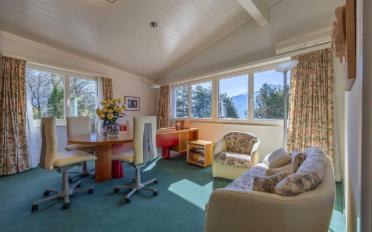 Villa 18 Zimmer - image - 8