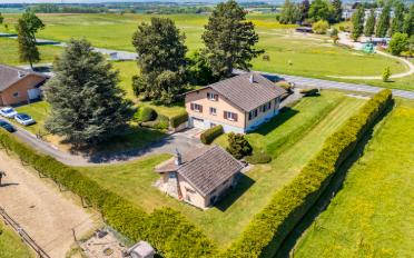 Villa 7.5 pièces - image - 1