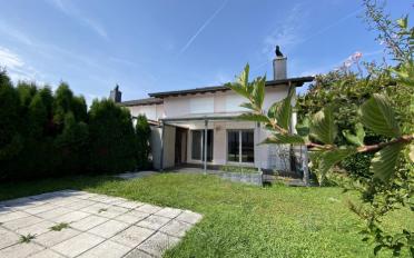 Terrace house - image - 12