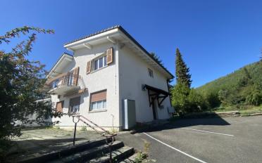 Villa - image - 1