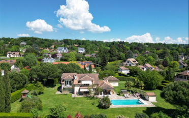 Villa 7.5 pièces - image - 1