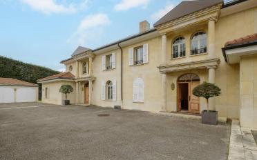 Villa 18 Zimmer - image - 2
