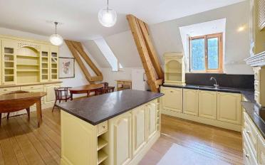 Attic flat 8.5 rooms - image - 2