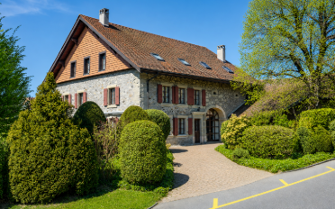 Einfamilienhaus 11.5 Zimmer - image - 1