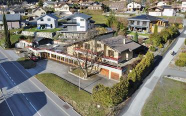 Wohngebäude 10.5 Zimmer - image - 1