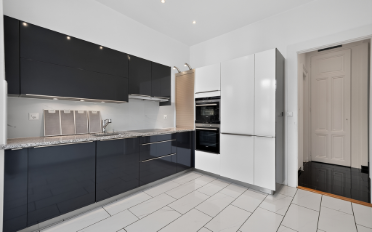 Apartment 4 rooms - image - 9