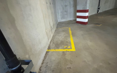 Outdoor parking place bike - image - 2