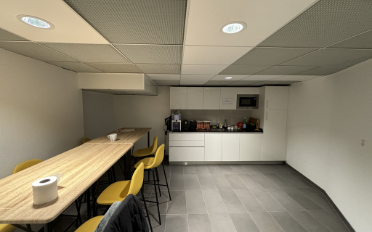 Office - image - 7