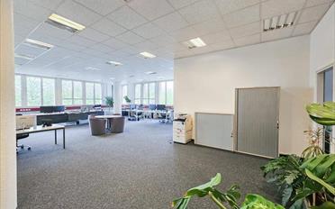 Office - image - 4