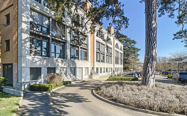 Office - image - 1