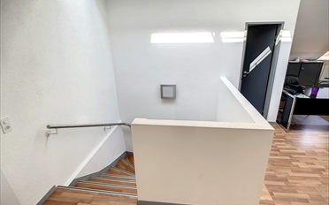 Office - image - 4