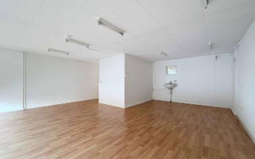 Commercial - image - 8