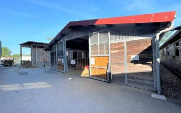 Riding hall - image - 11