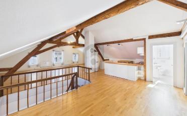 Dernier étage 2.5 pièces - image - 1