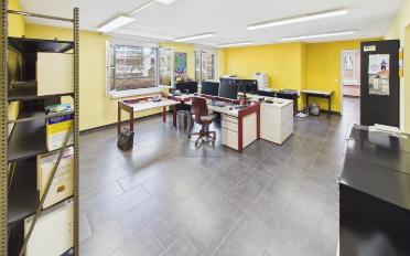 Bureau 3.5 pièces - image - 2