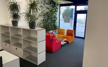 Bureau 3.5 pièces - image - 1