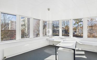 Bureau 7 pièces - image - 2