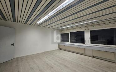 Bureau 8 pièces - image - 2