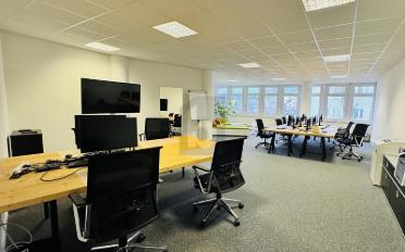 Bureau 5.5 pièces - image - 1