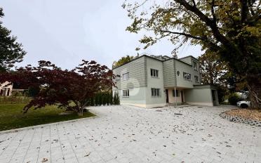 Maison 10 pièces - image - 2