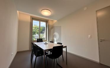 Bureau 3.5 pièces - image - 2