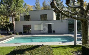 Villa 7.5 pièces - image - 1