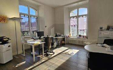 Bureau 3.5 pièces - image - 2