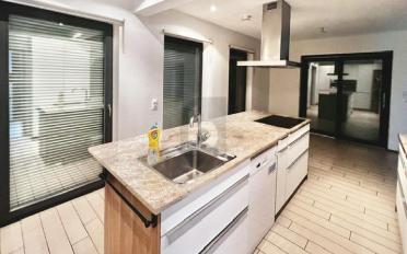 Maison 8 pièces - image - 2