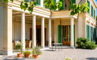 Villa 22 pièces - image - 2