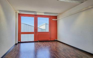 Office - image - 4