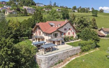 Single house 20 rooms - image - 1