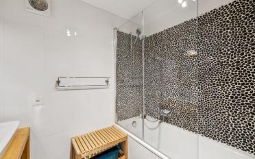 Chalet 5.5 rooms - image - 9