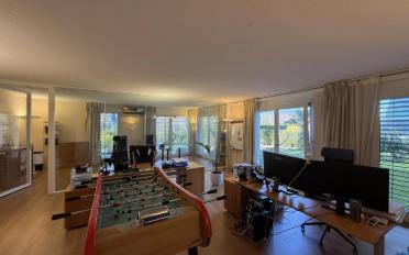 Office - image - 4