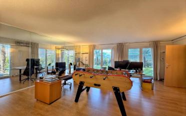 Office - image - 3