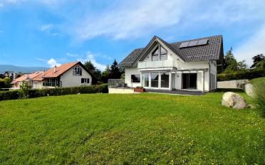 Villa - image - 1