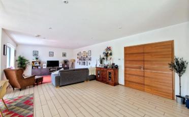 Villa - image - 6