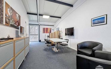 Office - image - 6