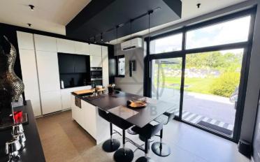 Single house 8 rooms - image - 2