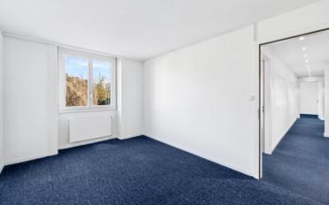 Office - image - 11