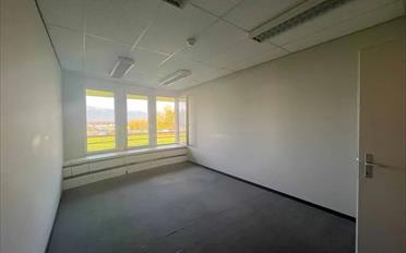 Office - image - 4