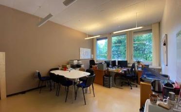 Office - image - 11