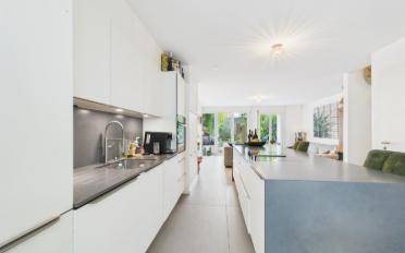 Villa - image - 1