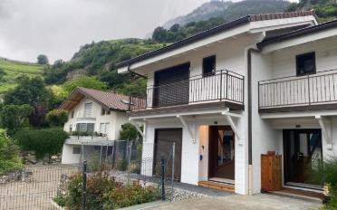 Doppeleinfamilienhaus 3.5 Zimmer - image - 1