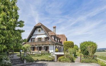 Villa 10.5 pièces - image - 1