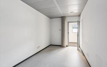 Office - image - 8
